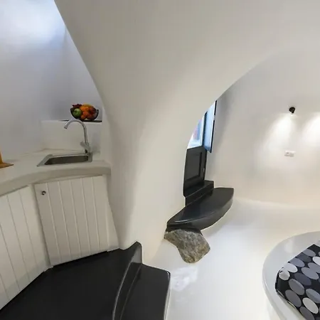 Santorini Traditional Cute House W Private Hot Tub شقة ثيرا