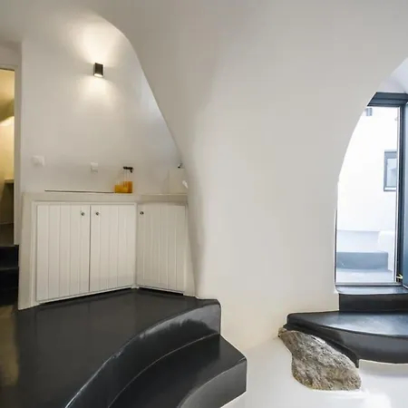 Santorini Traditional Cute House W Private Hot Tub شقة *